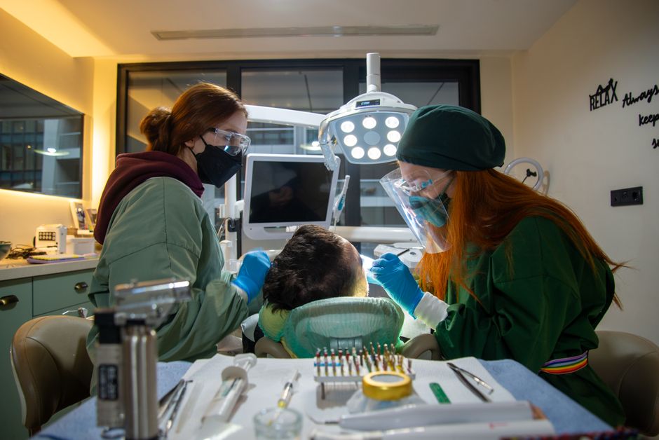 Dental Blog 152 Teen wearing Invisalign for teens clear aligners at a dental clinic in London, Ontario